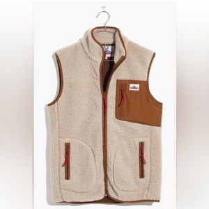 Penfield x madewell Mattawa vest. Size small. Color tan with brown and red trim